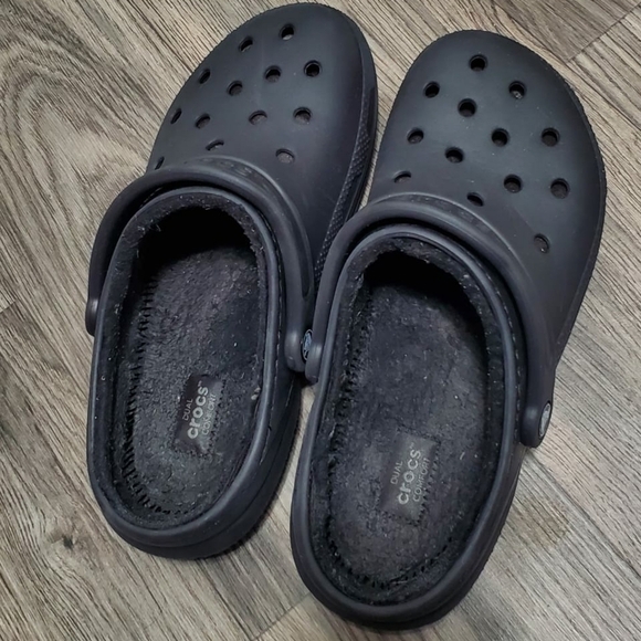🌴CROCS Unisex FurLined Black Clogs Winter clogs.. Men's Size7 Women's Size9 - Picture 4 of 9